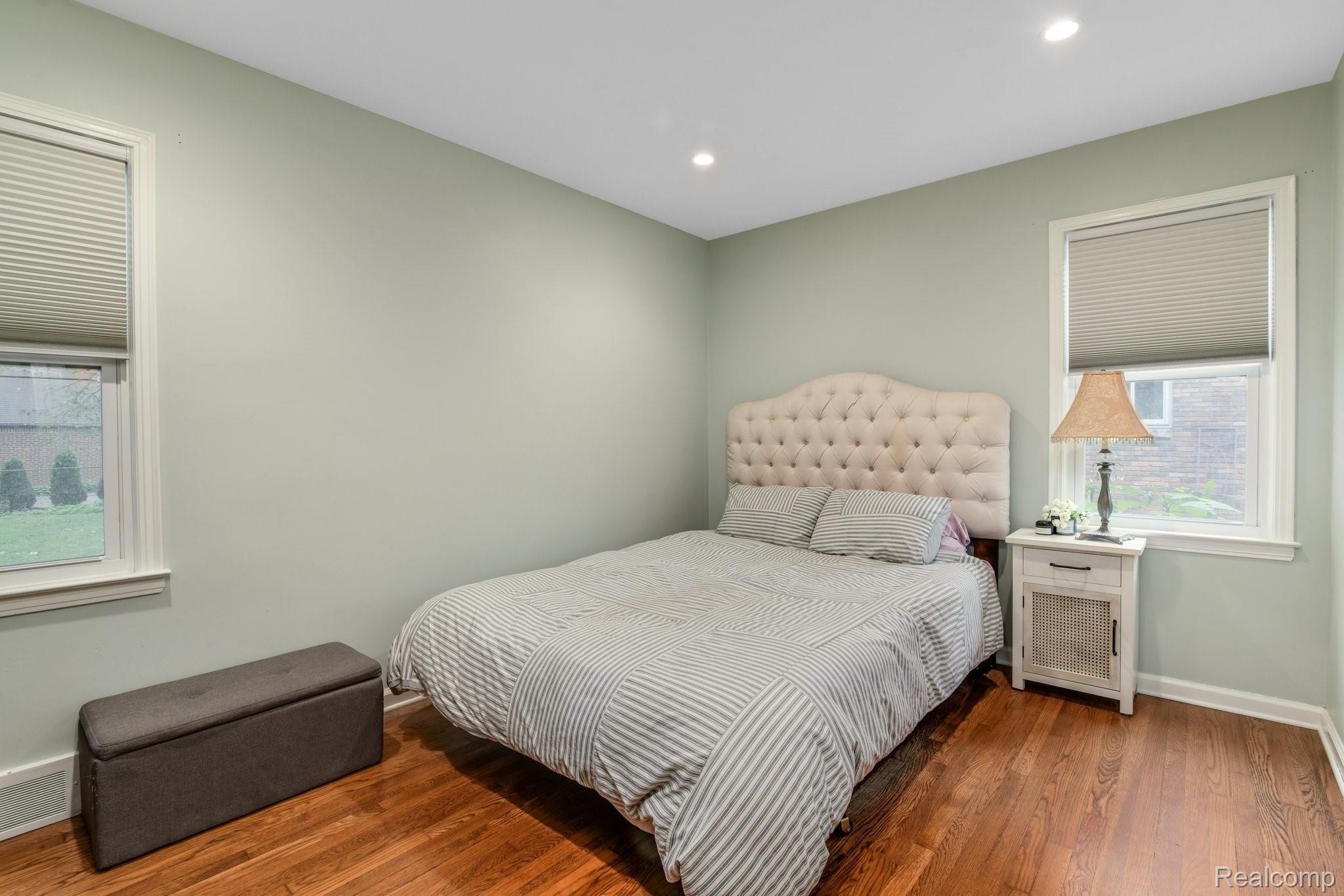 1315 Cadieux Road Grosse Pointe, MI 48230 - Photo 13 of 32 13-web-or-mls-1315 Cadieux Road - Grosse Pointe0012.jpg