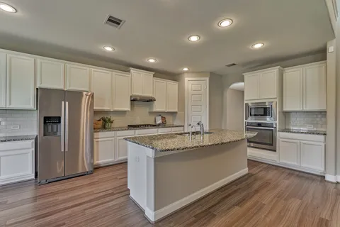 $675,000 | 4043 Steep Woods Drive, Spring, TX 77386