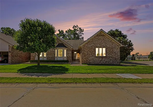 $325,000 | 13750 Treeland Drive, Utica, MI 48315
