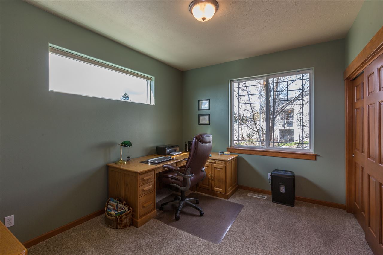 5903 Vista Ridge Lane Spokane, WA 99217 - Photo 3 of 20 Gallery Image 3