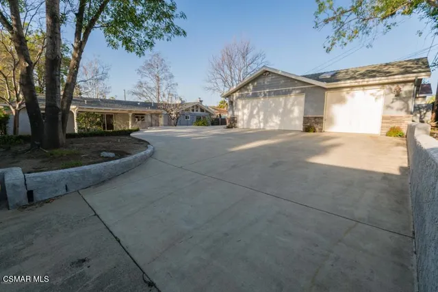 a view of house and outdoor space