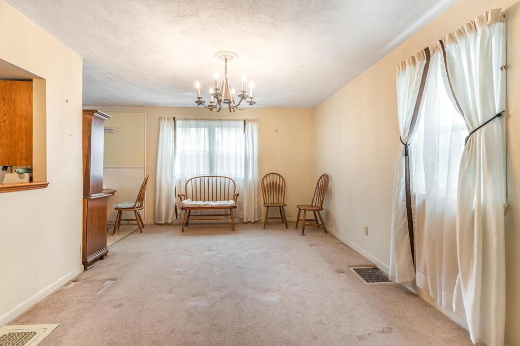 4 Warren Street Lynn, MA 01902 - Photo 5 of 15