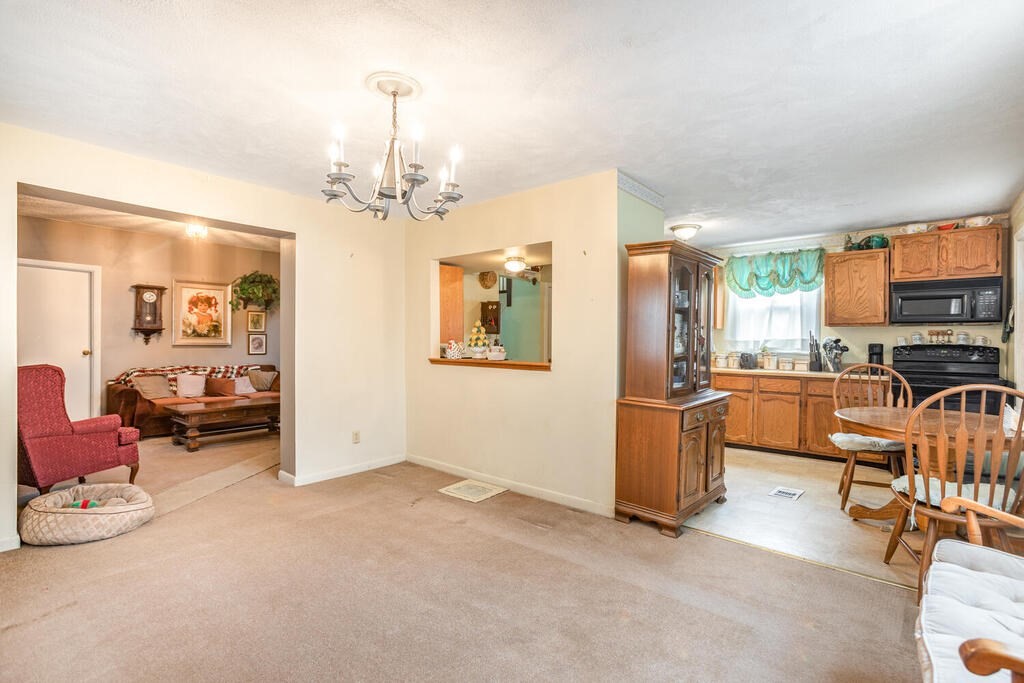 4 Warren Street Lynn, MA 01902 - Photo 6 of 15