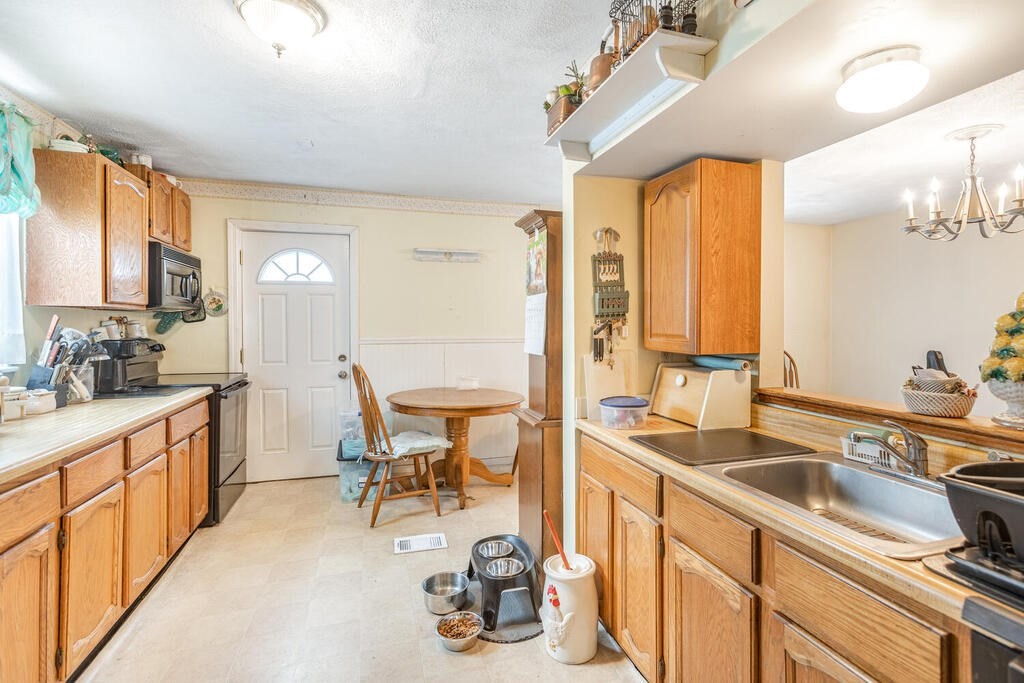 4 Warren Street Lynn, MA 01902 - Photo 8 of 15