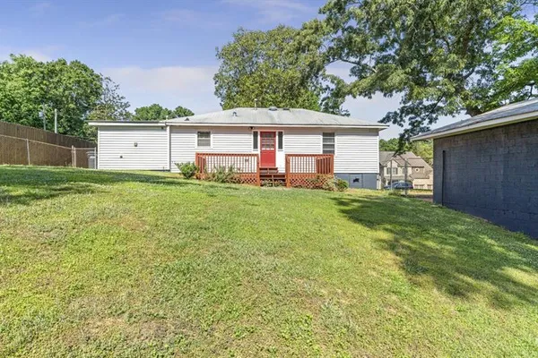 $2,300 | 1517 Gaylor Circle Southeast, Smyrna, GA 30082
