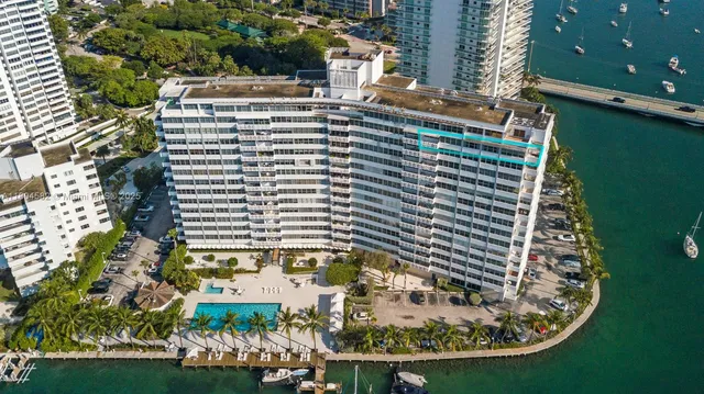 $8,200 | 20 Island Avenue, Unit 1509, Miami Beach, FL 33139