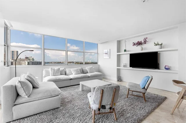 $8,200 | 20 Island Avenue, Unit 1509, Miami Beach, FL 33139