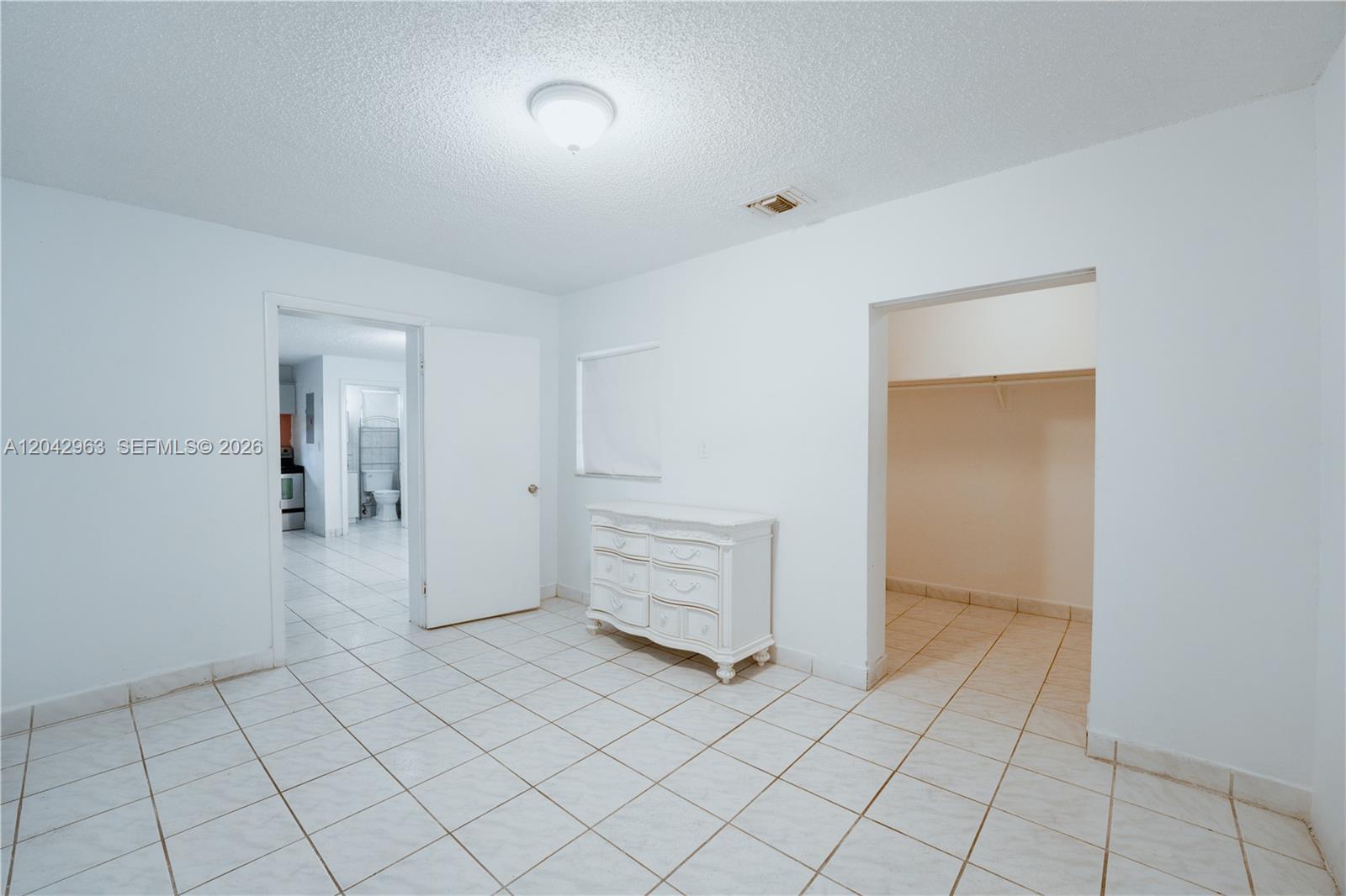 9265 Southwest 38th Street Miami, FL 33165 - Photo 16 of 18