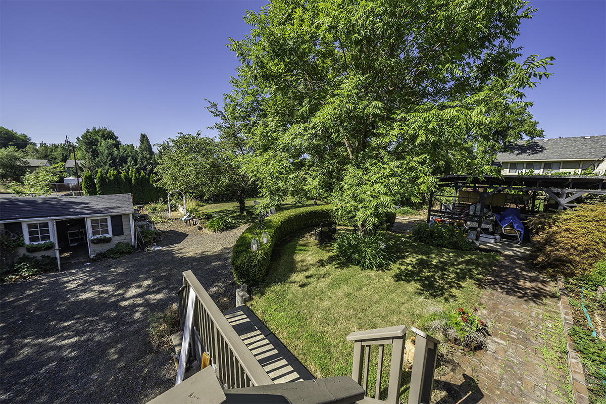 1406 Ridge Way Medford, OR 97504 - Photo 24 of 34 DSC09562