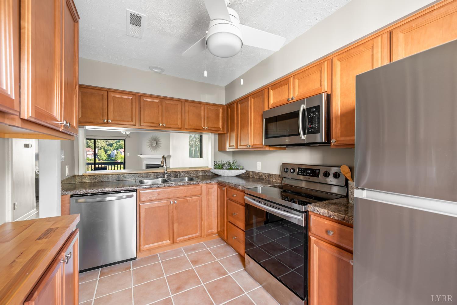 2322 Deer Run Forest, VA 24551 - Photo 2 of 26