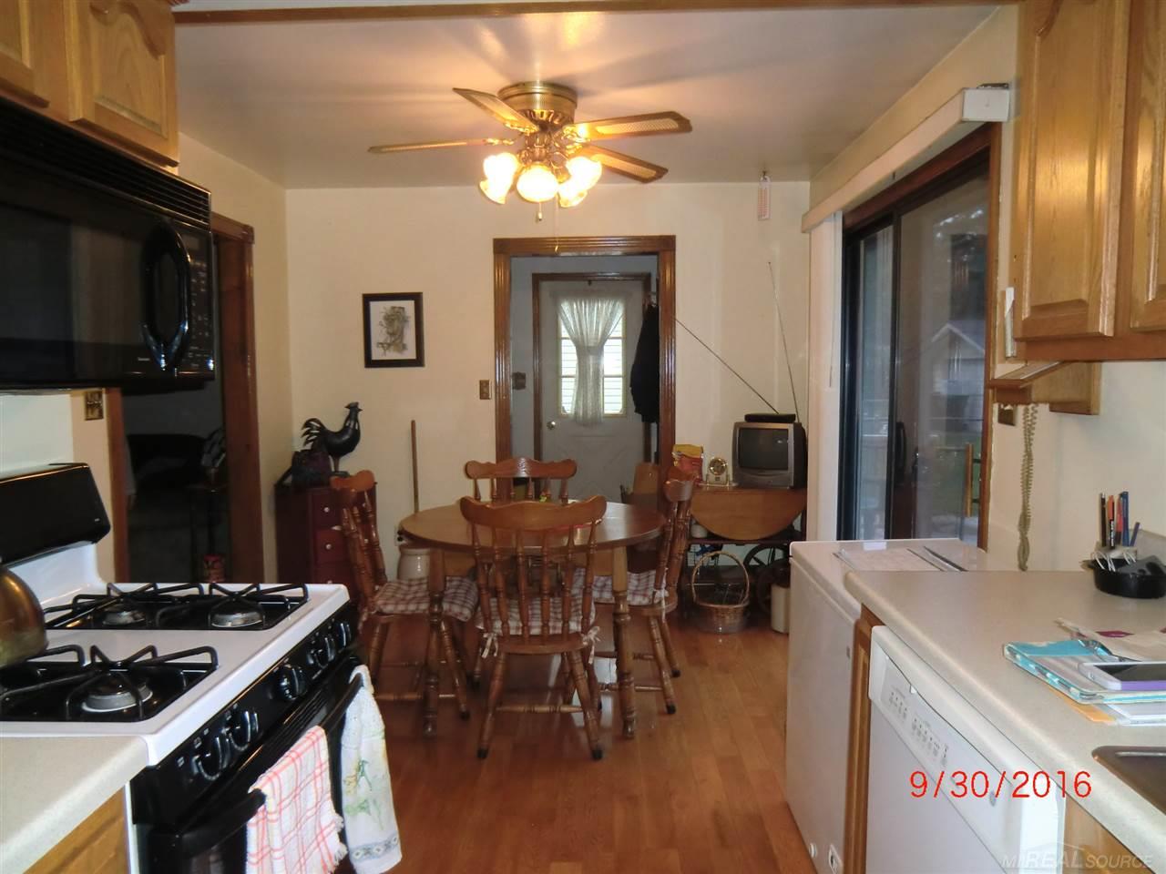3060 Hessel Avenue Rochester Hills, MI 48307 - Photo 5 of 10