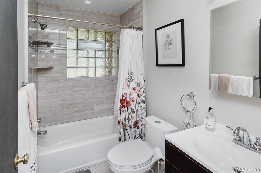 437 Normandy Road Royal Oak, MI 48073 - Photo 20 of 39