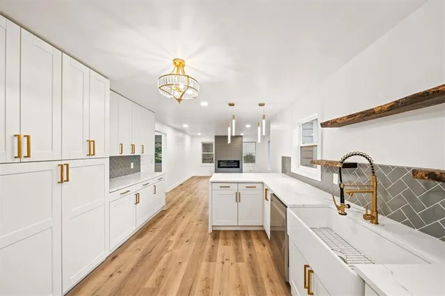 $425,000 | 6213 Terrydale Street, Merriam, KS 66202