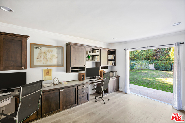 16636 Calneva Drive Encino, CA 91436 - Photo 9 of 18