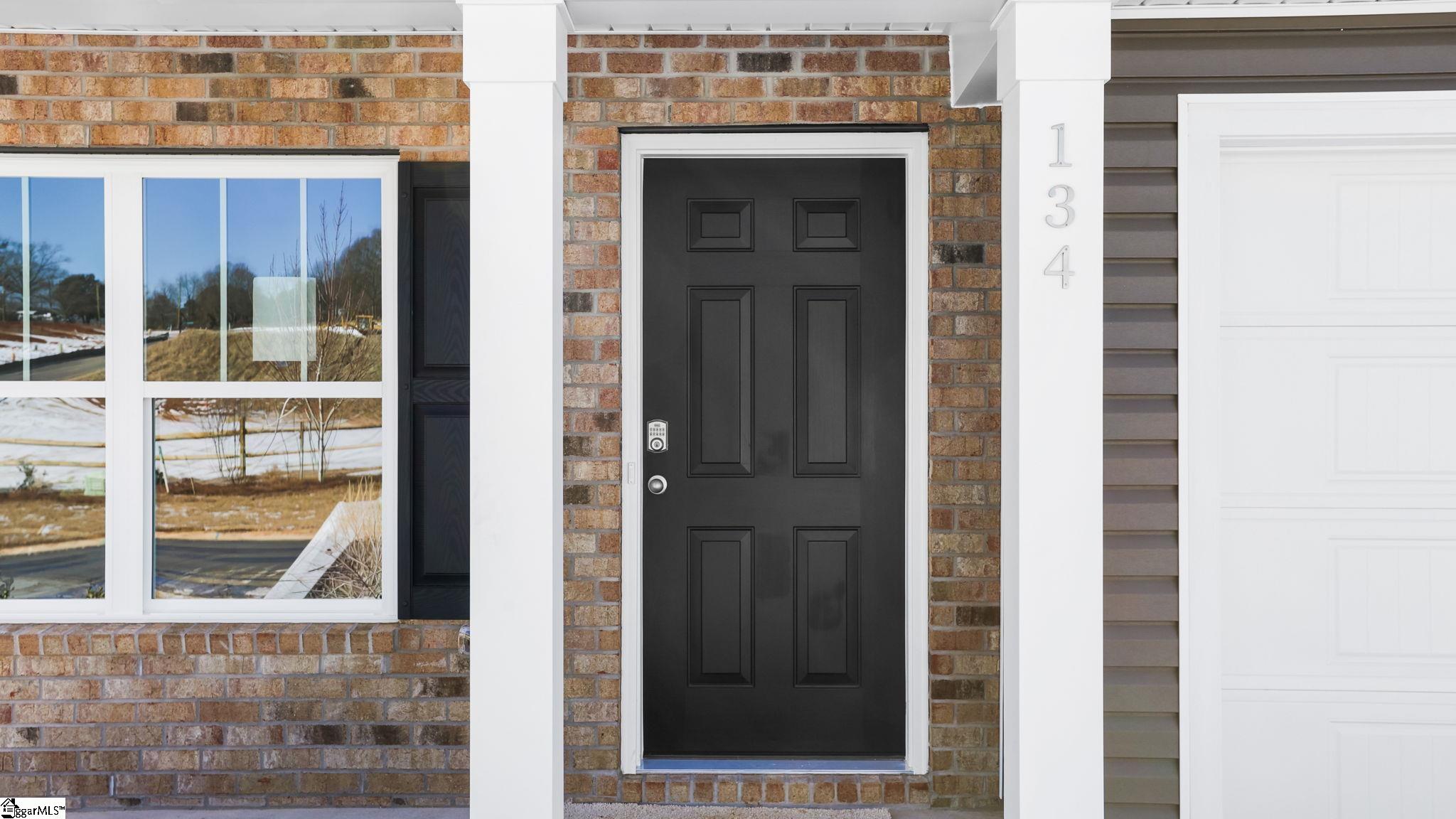 134 Bobbin Road Greenville, SC 29611 - Photo 3 of 34