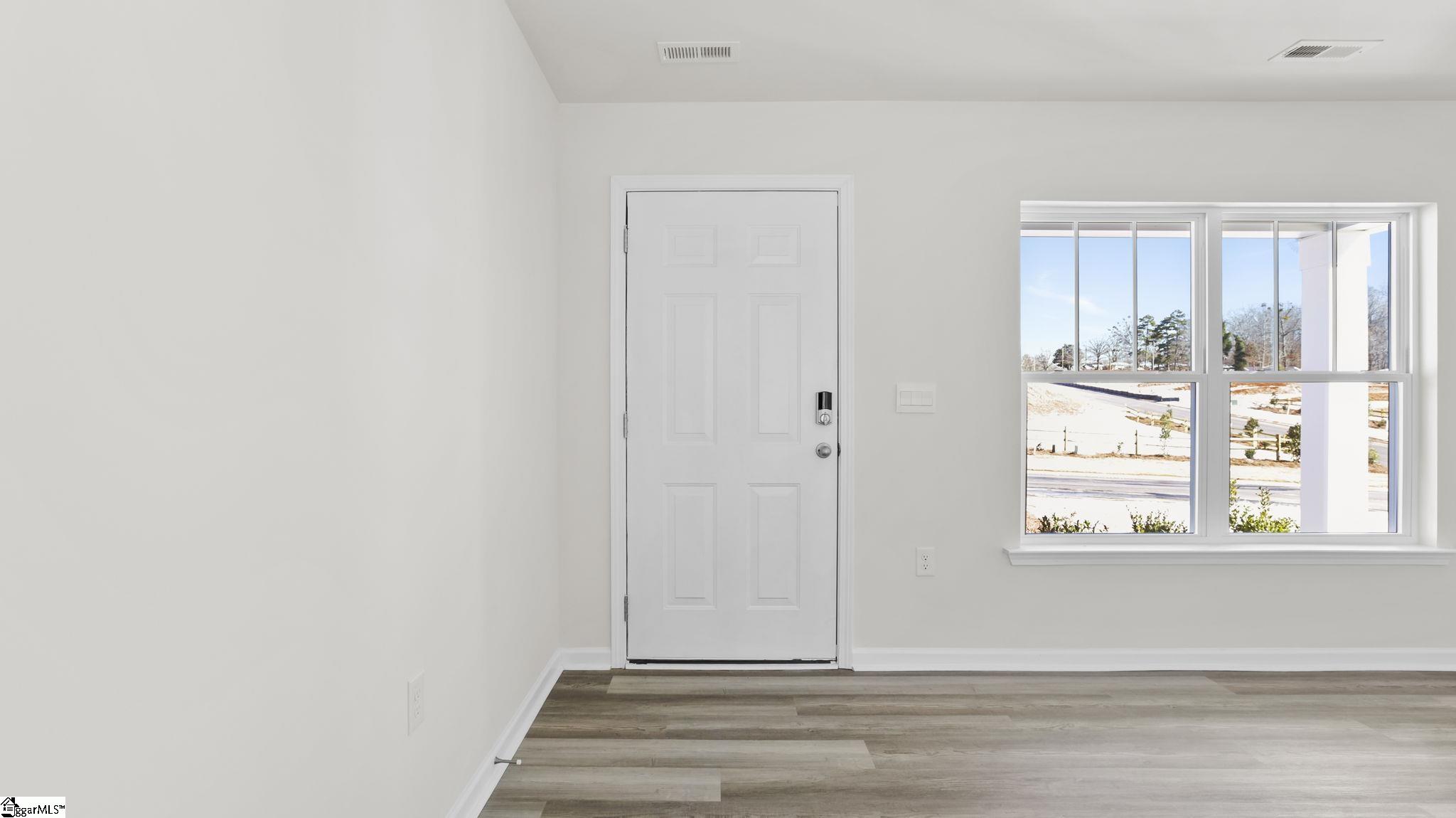 134 Bobbin Road Greenville, SC 29611 - Photo 4 of 34