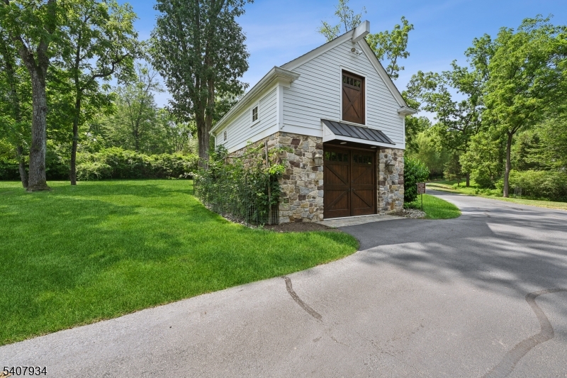 109 Mosle Road Far Hills, NJ 07931 - Photo 18 of 19