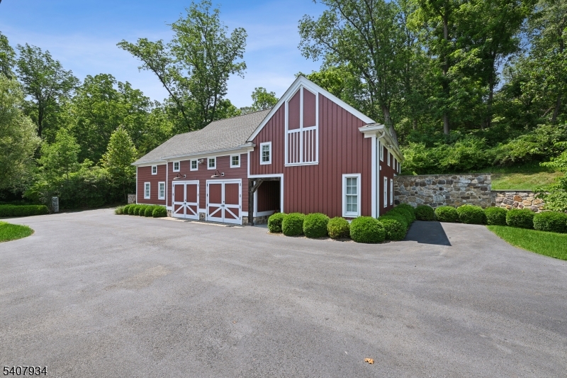 109 Mosle Road Far Hills, NJ 07931 - Photo 3 of 19