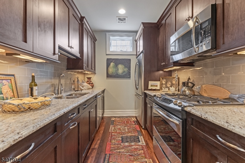 109 Mosle Road Far Hills, NJ 07931 - Photo 10 of 19