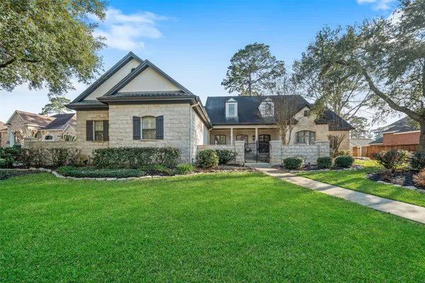 $1,399,000 | 42 Forest Green Trail, Kingwood, TX 77339