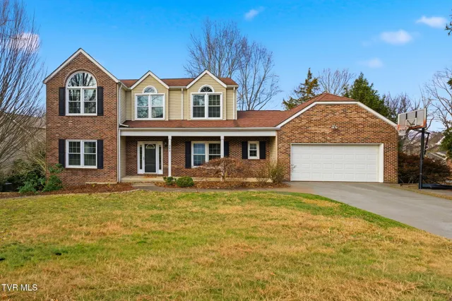$519,900 | 203 Glen Oaks Drive, Johnson City, TN 37615