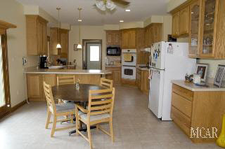 150 East Morocco Road Temperance, MI 48182 - Photo 8 of 20 Eat-in Kitchen