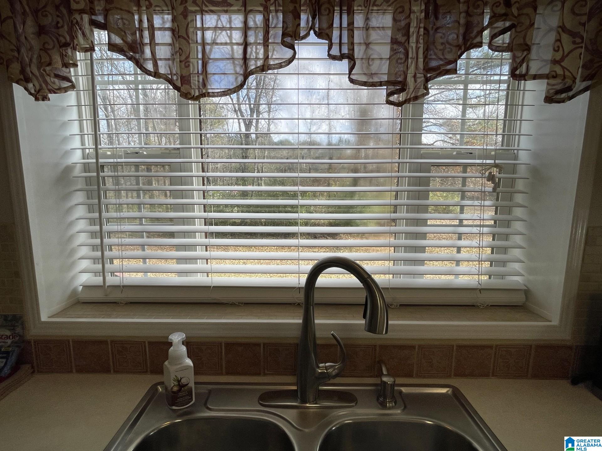 520 Pineview Street Sumiton, AL 35148 - Photo 11 of 34