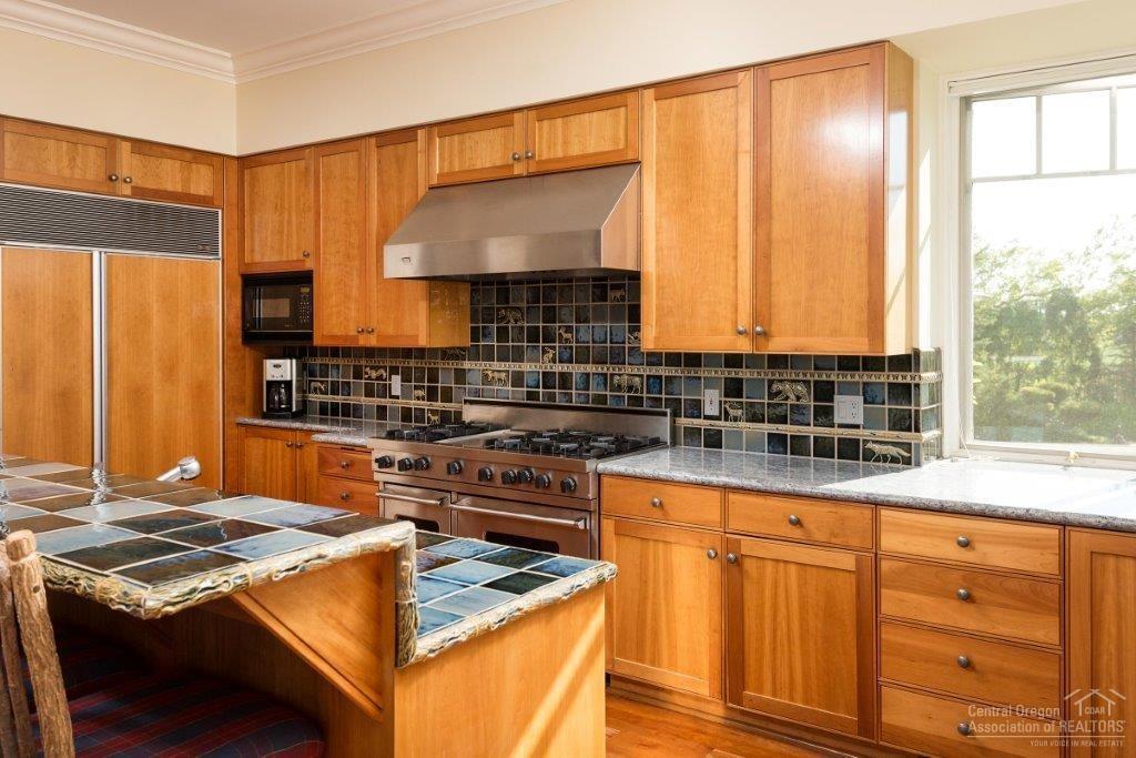 18565 Collins Road Bend, OR 97703 - Photo 12 of 20 Additional Photo
