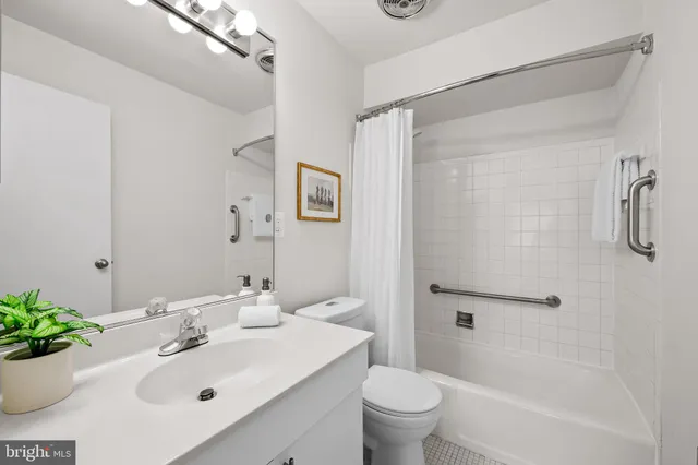 $197,990 | 327 Homeland Southway, Unit 3B, Baltimore, MD 21212