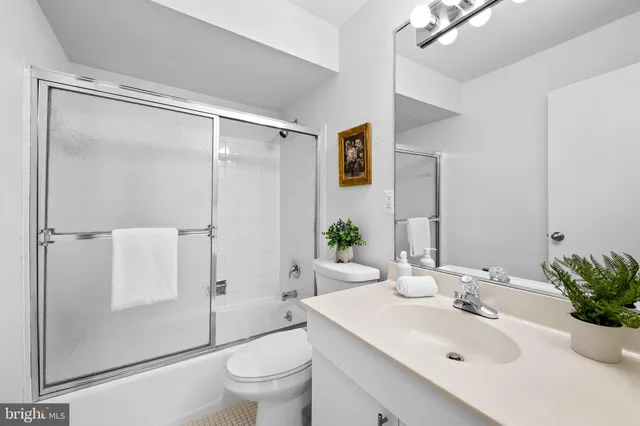 $197,990 | 327 Homeland Southway, Unit 3B, Baltimore, MD 21212