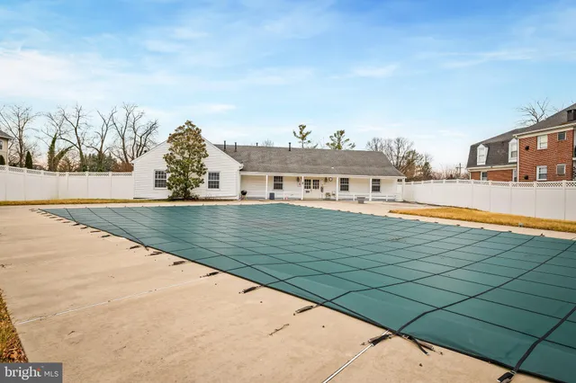 $197,990 | 327 Homeland Southway, Unit 3B, Baltimore, MD 21212