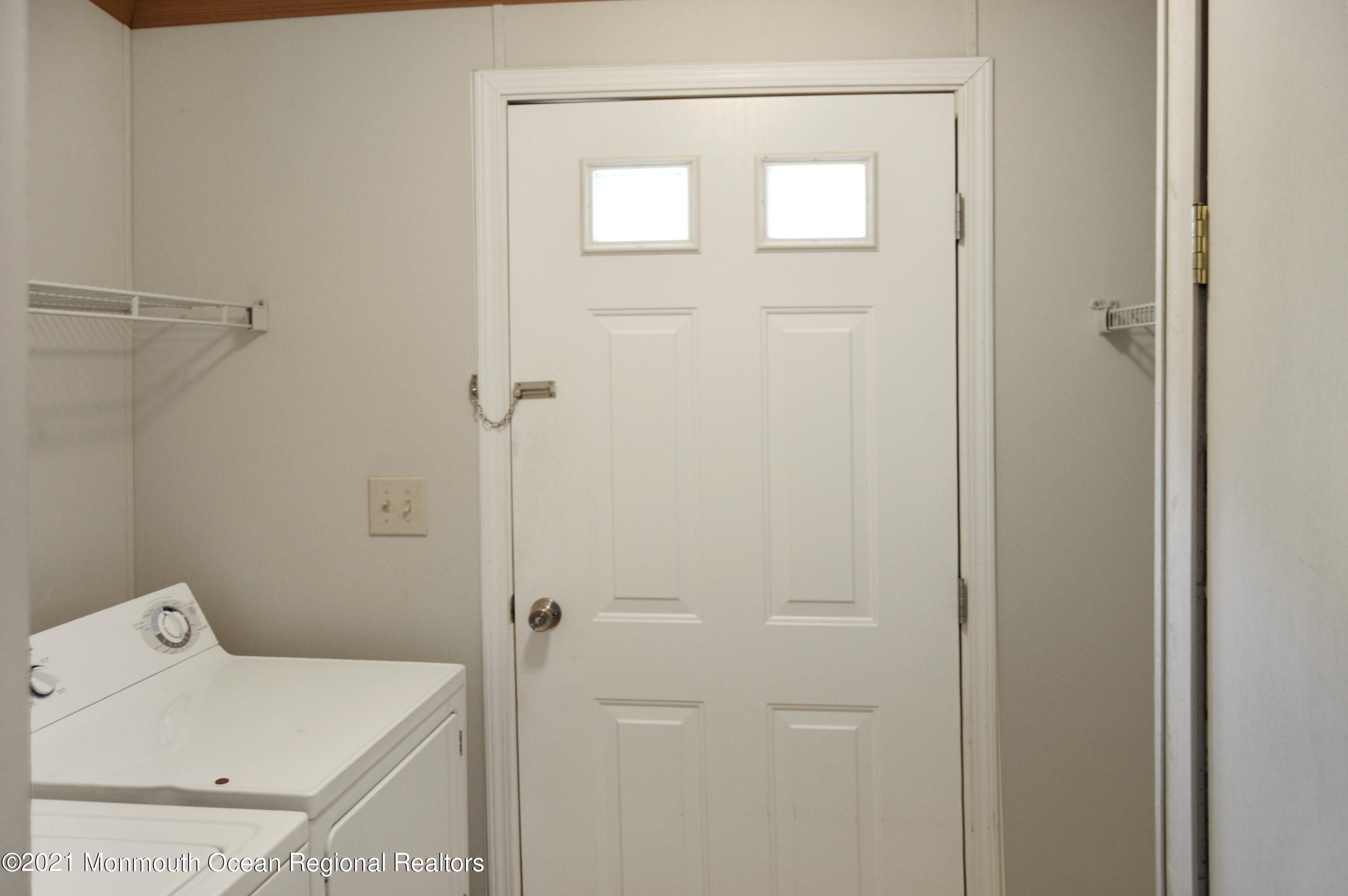 50 Roberts Road Toms River, NJ 08755 - Photo 22 of 23 a bathroom with a bathtub