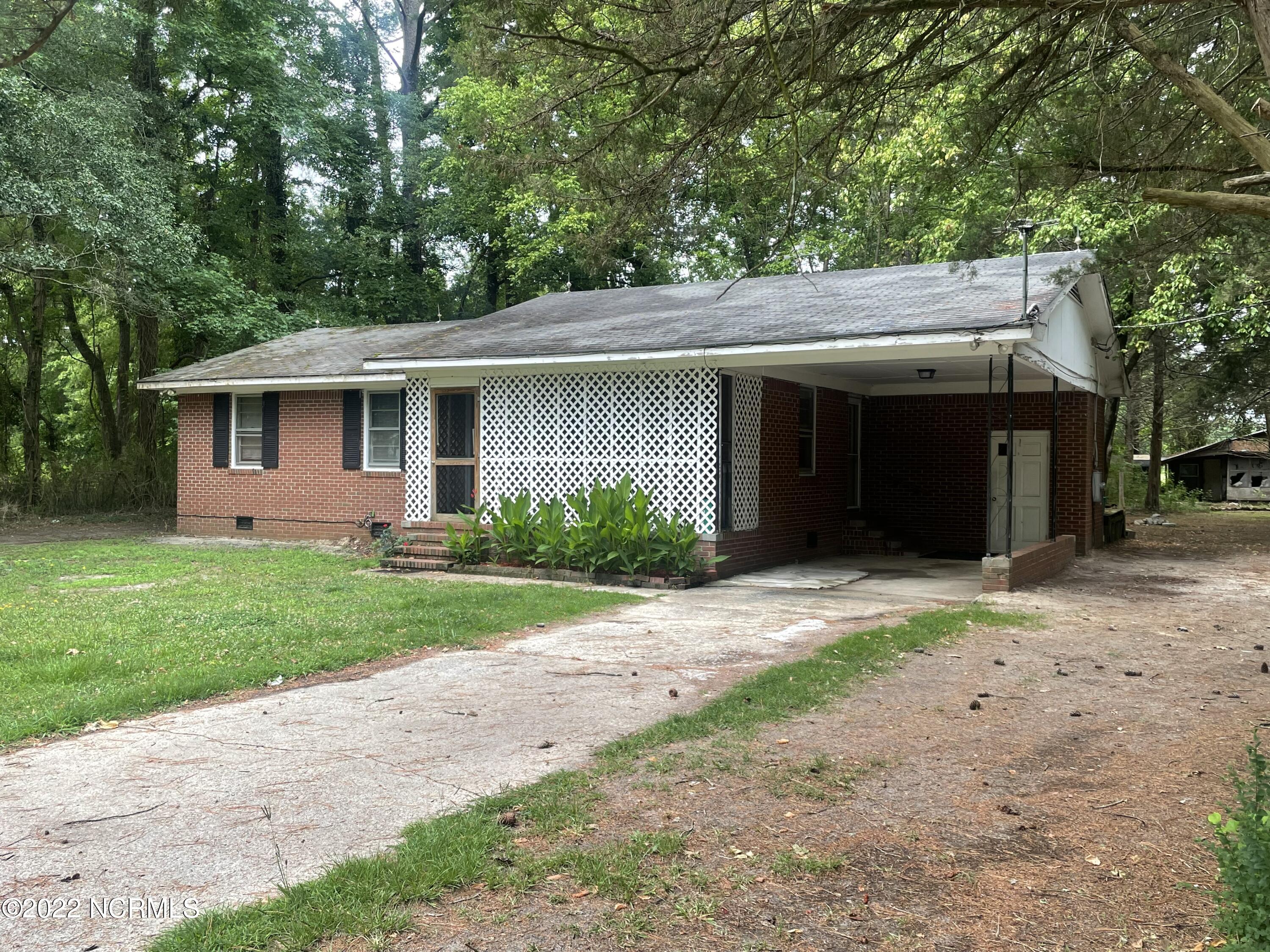 2012 Leggett Mill Road Williamston, NC 27892 - Photo 3 of 27 Single car carport