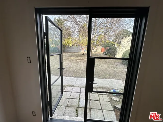 $4,950 | 4001 Chevy Chase Drive, Los Angeles, CA 90039