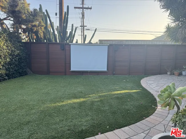 $4,950 | 4001 Chevy Chase Drive, Los Angeles, CA 90039