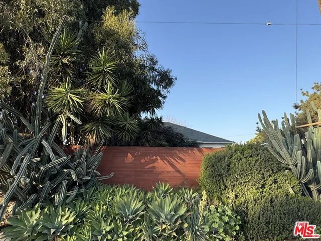 $4,950 | 4001 Chevy Chase Drive, Los Angeles, CA 90039