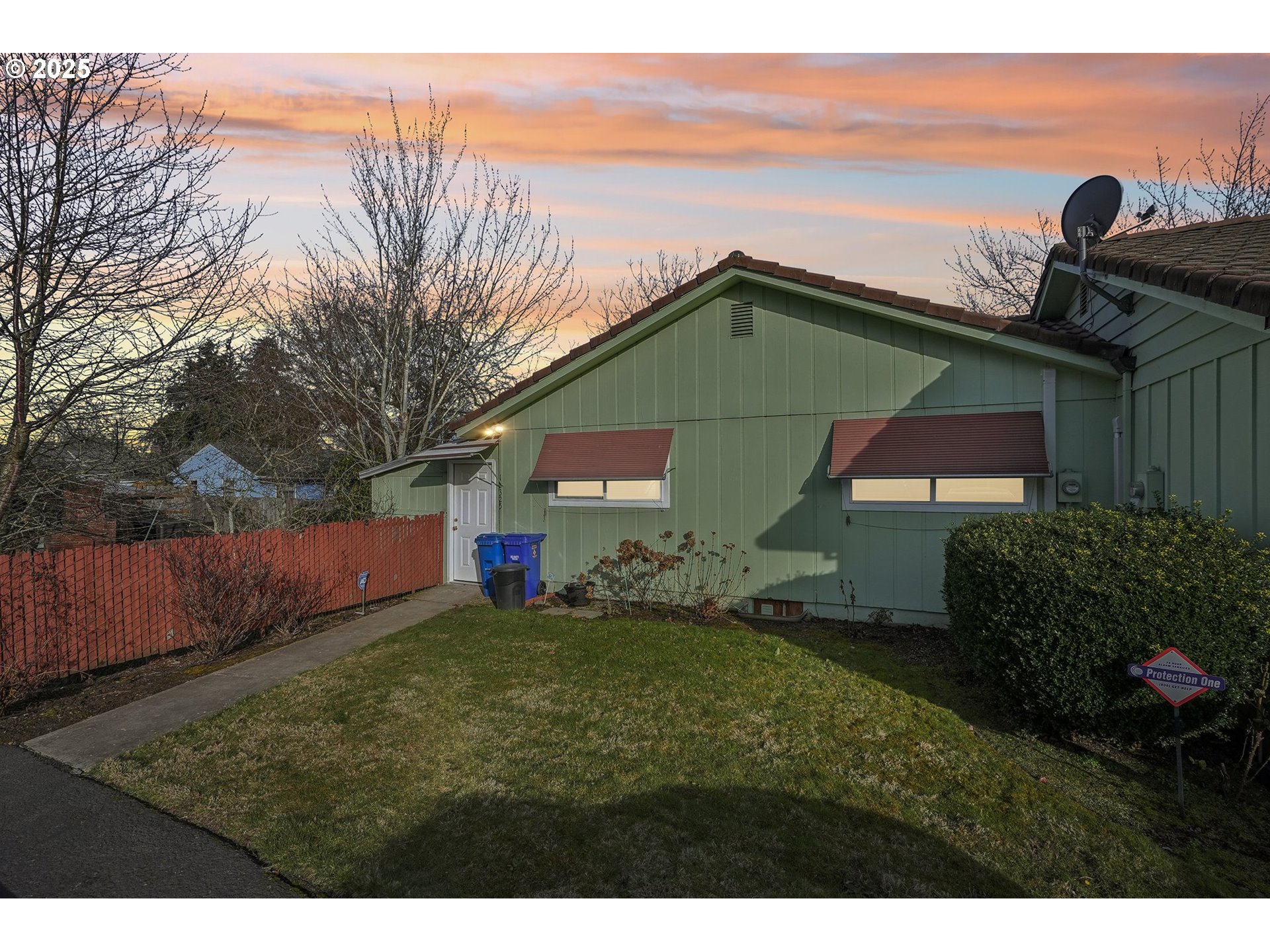 12325 Southeast Main Street Portland, OR 97233 - Photo 33 of 46 a backyard of a house with lots of green space
