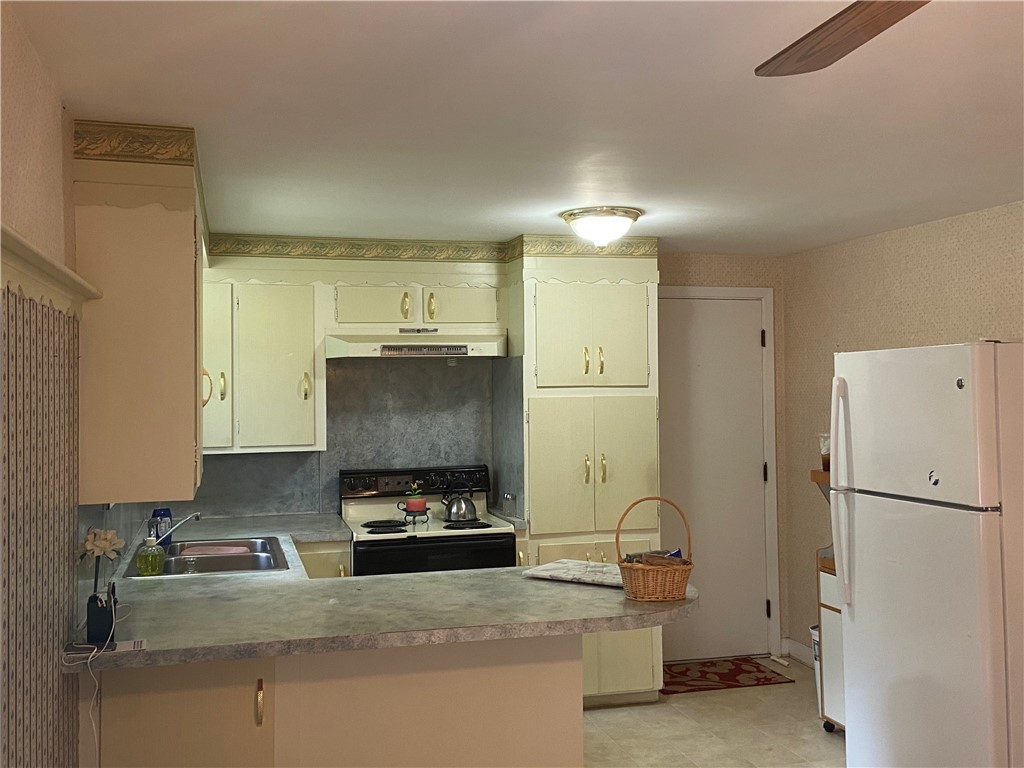 53 Valley Crest Road Coventry, RI 02816 - Photo 4 of 18