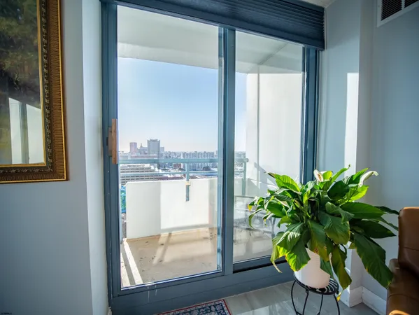 $2,870 | 526 Pacific Avenue, Unit 1703, Atlantic City, NJ 08401