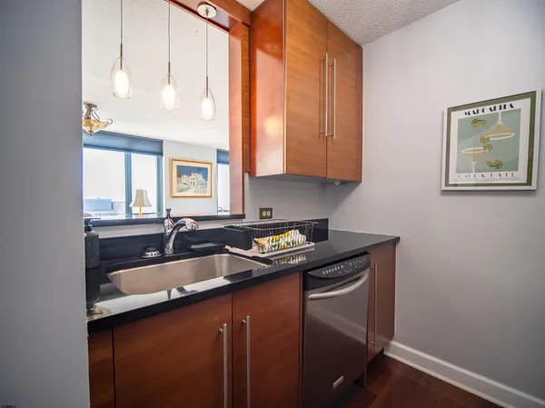 $2,870 | 526 Pacific Avenue, Unit 1703, Atlantic City, NJ 08401