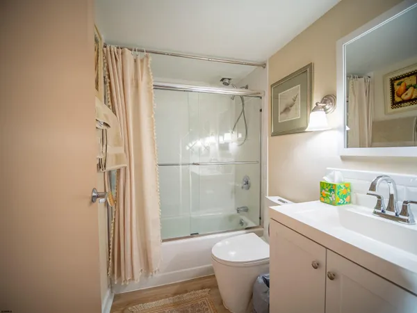 $2,870 | 526 Pacific Avenue, Unit 1703, Atlantic City, NJ 08401