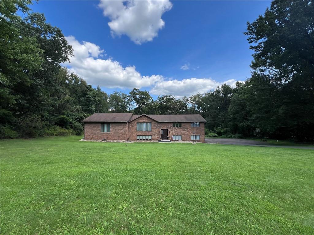 133 Woodcrest Road Butler, PA 16002 - Photo 2 of 46 Gallery Image 2