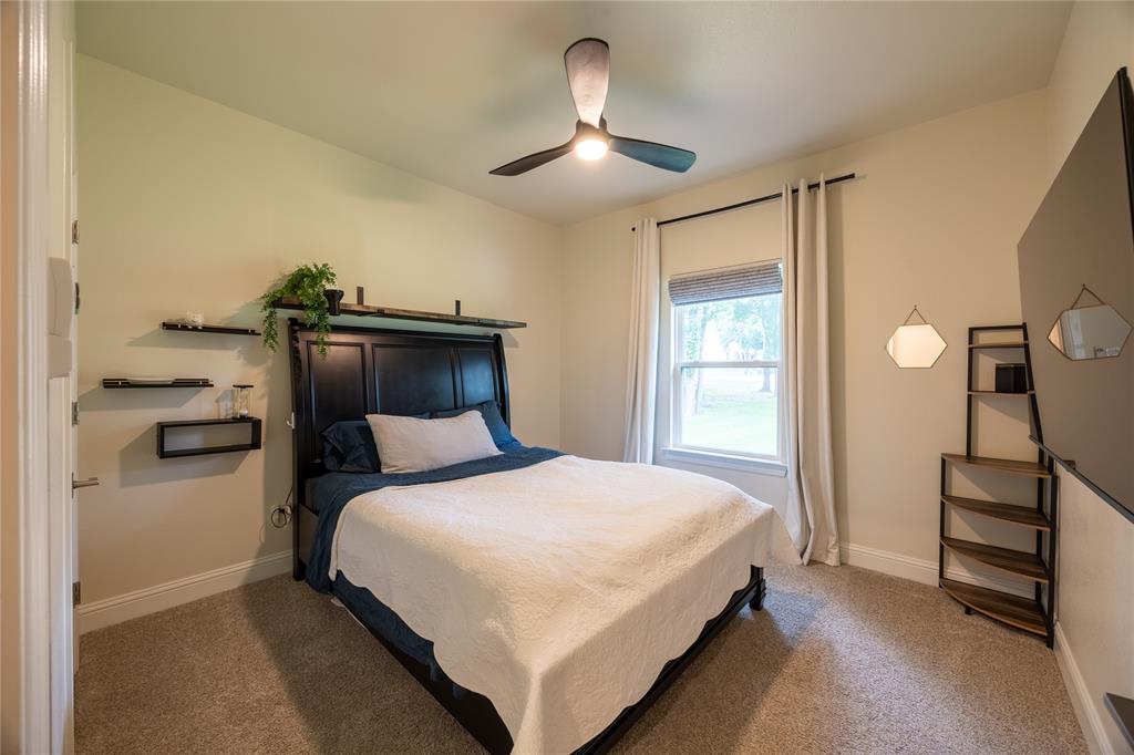 354 Glade Valley Road Azle, TX 76020 - Photo 7 of 38