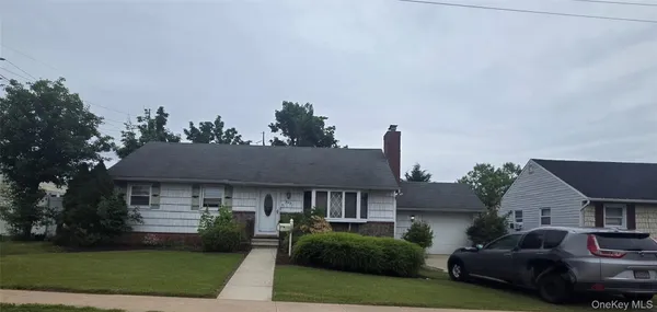 $709,000 | 224 Ohio Street, Hicksville, NY 11801
