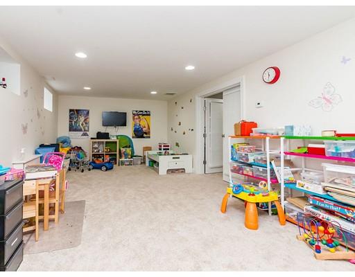 12 Hallron Road Newton, MA 02462 - Photo 28 of 30