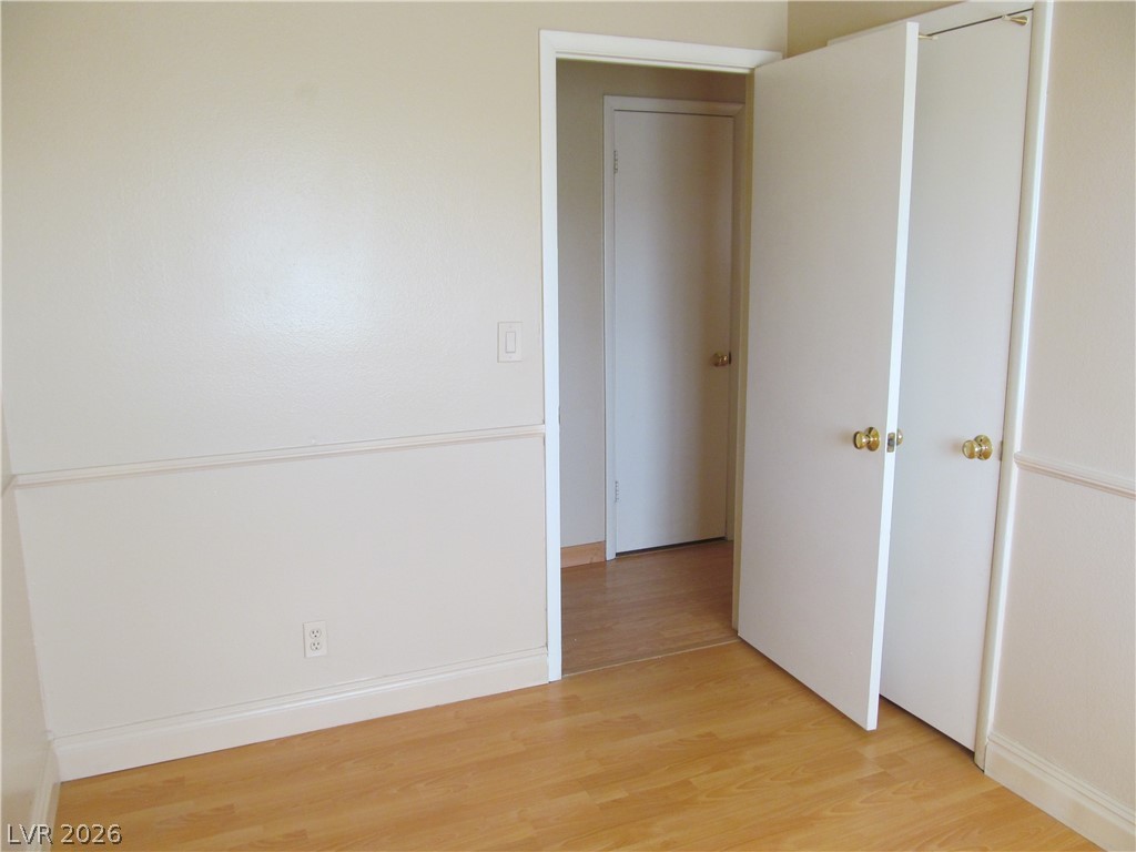 537 Longtree Avenue Henderson, NV 89011 - Photo 21 of 31 This bright space features polished flooring, offering versatility and a fresh canvas.