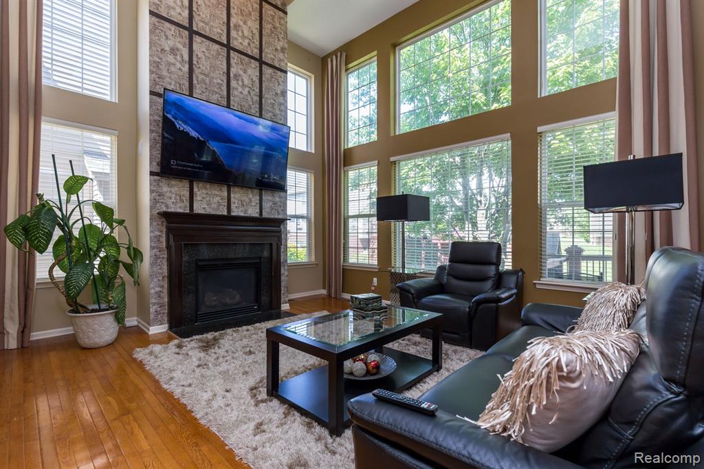 27380 Victoria Road Novi, MI 48374 - Photo 9 of 42