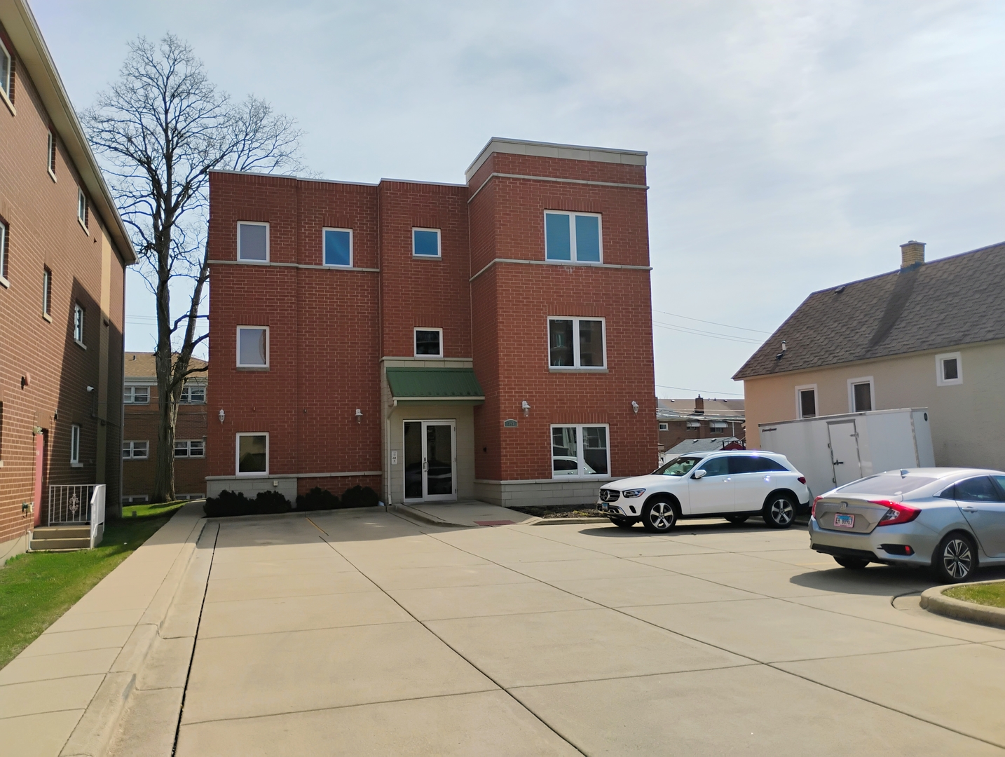 397 Alles Street, Unit 2 Des Plaines, IL 60016 - Photo 1 of 23