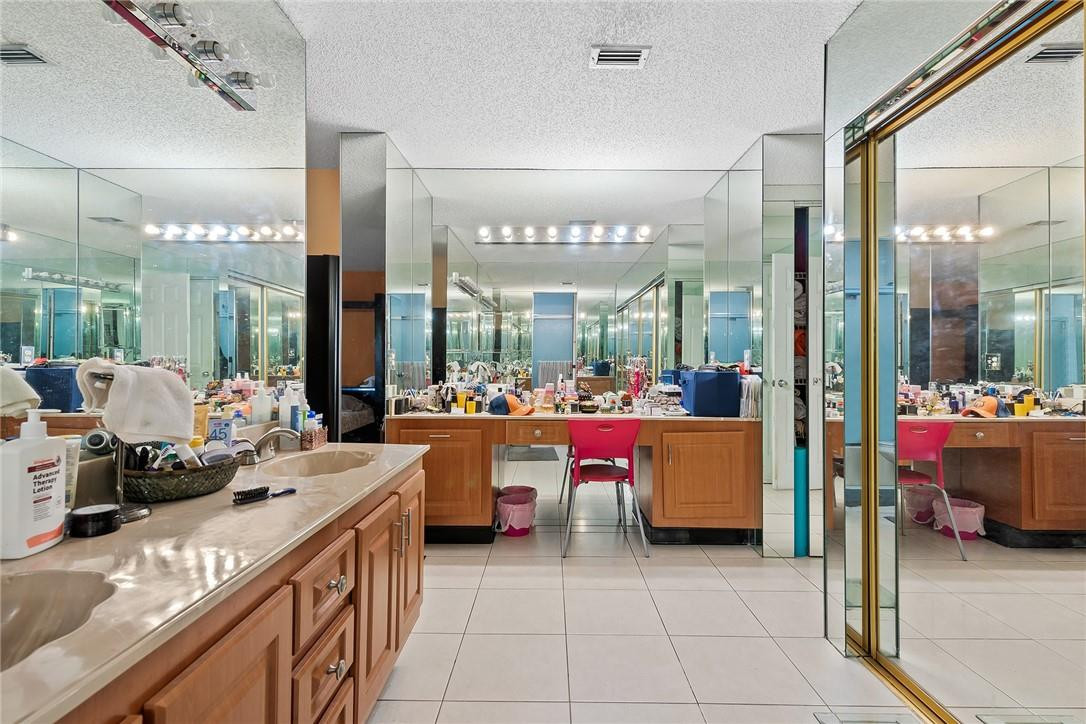 8765 Azalea Court, Unit 204 Tamarac, FL 33321 - Photo 14 of 19 Photo 14