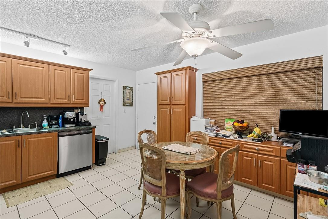 8765 Azalea Court, Unit 204 Tamarac, FL 33321 - Photo 10 of 19 Photo 10